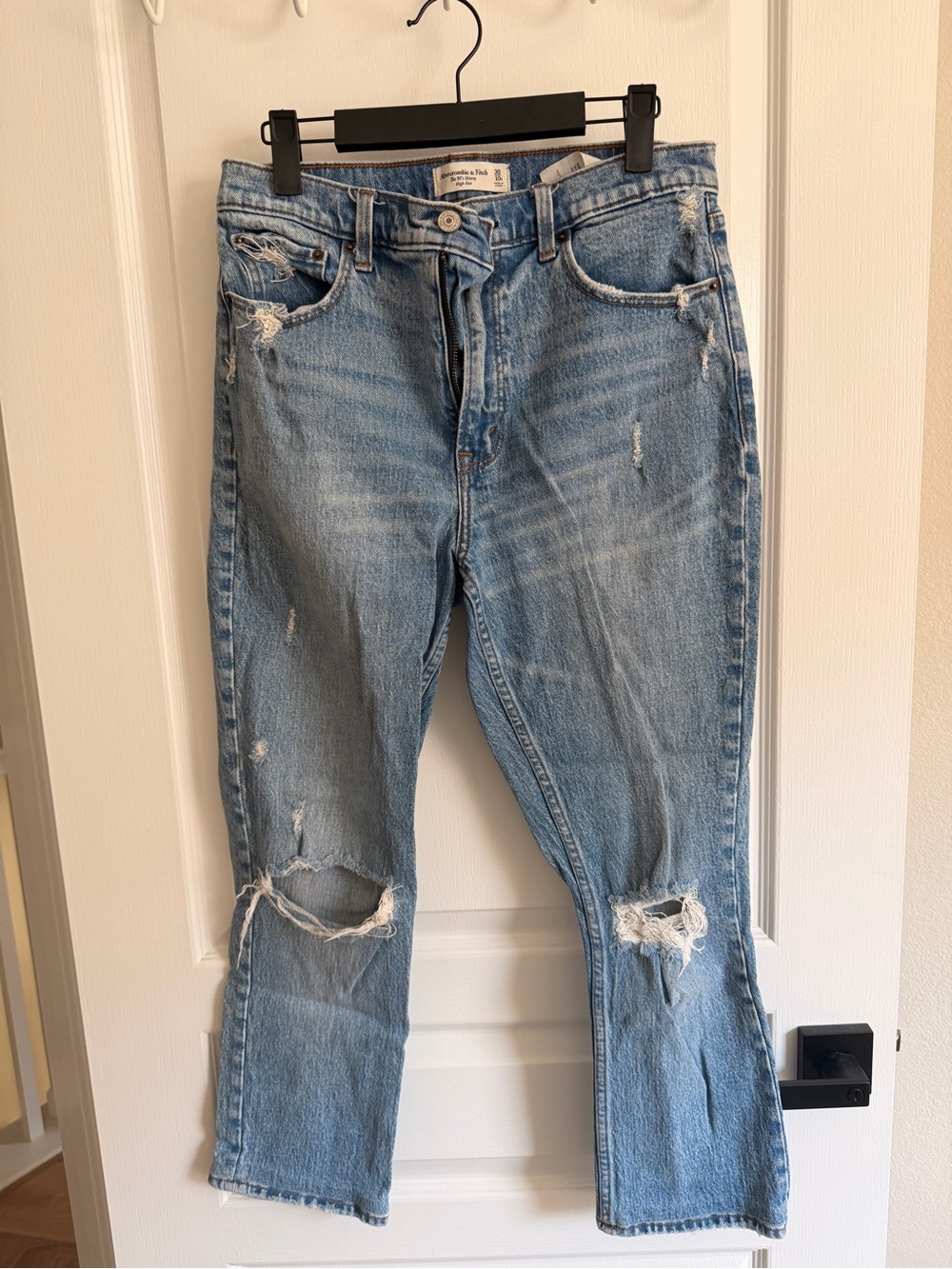 Abercrombie & Fitch women’s Light Wash Distressed Straight Leg Jeans